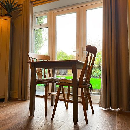 Вилла Beautiful Cotswold Couples Retreat Буртон-он-те-Уотер Экстерьер фото