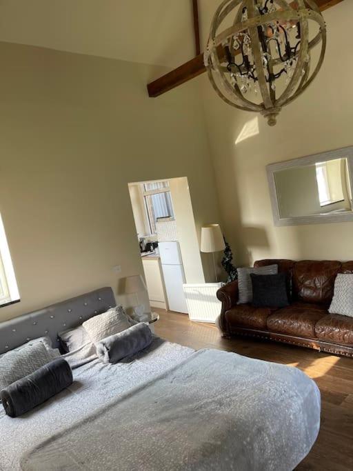 Вилла Beautiful Cotswold Couples Retreat Буртон-он-те-Уотер Экстерьер фото