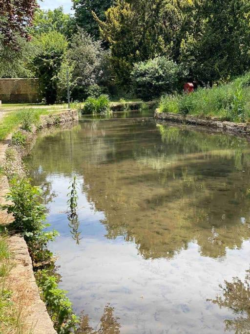 Вилла Beautiful Cotswold Couples Retreat Буртон-он-те-Уотер Экстерьер фото